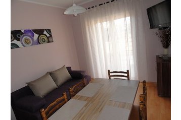 Hrvatska Privát Pirovac, Eksterijer